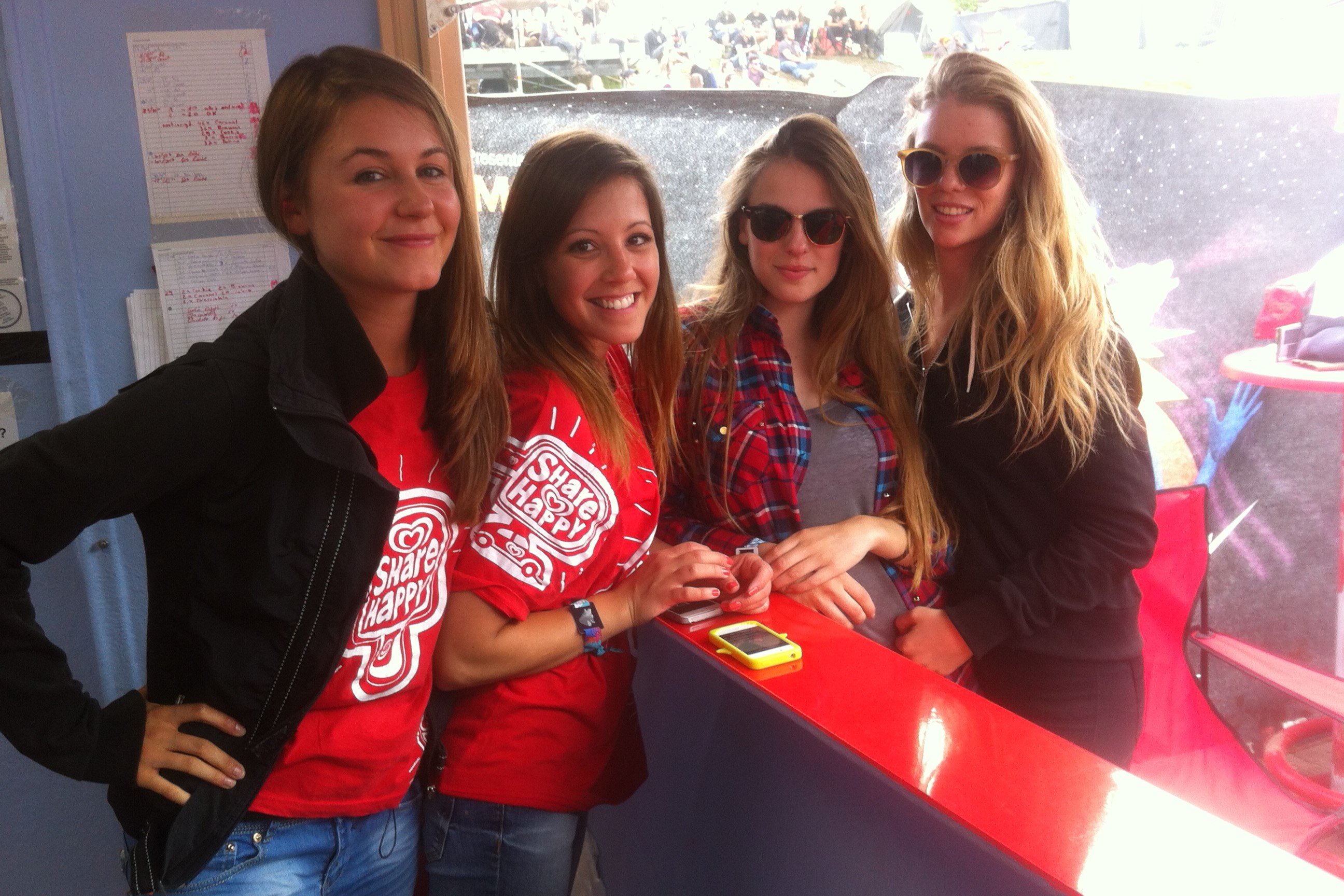 Ben & Jerry Sampling_Promotorinnen und Besucherinnen