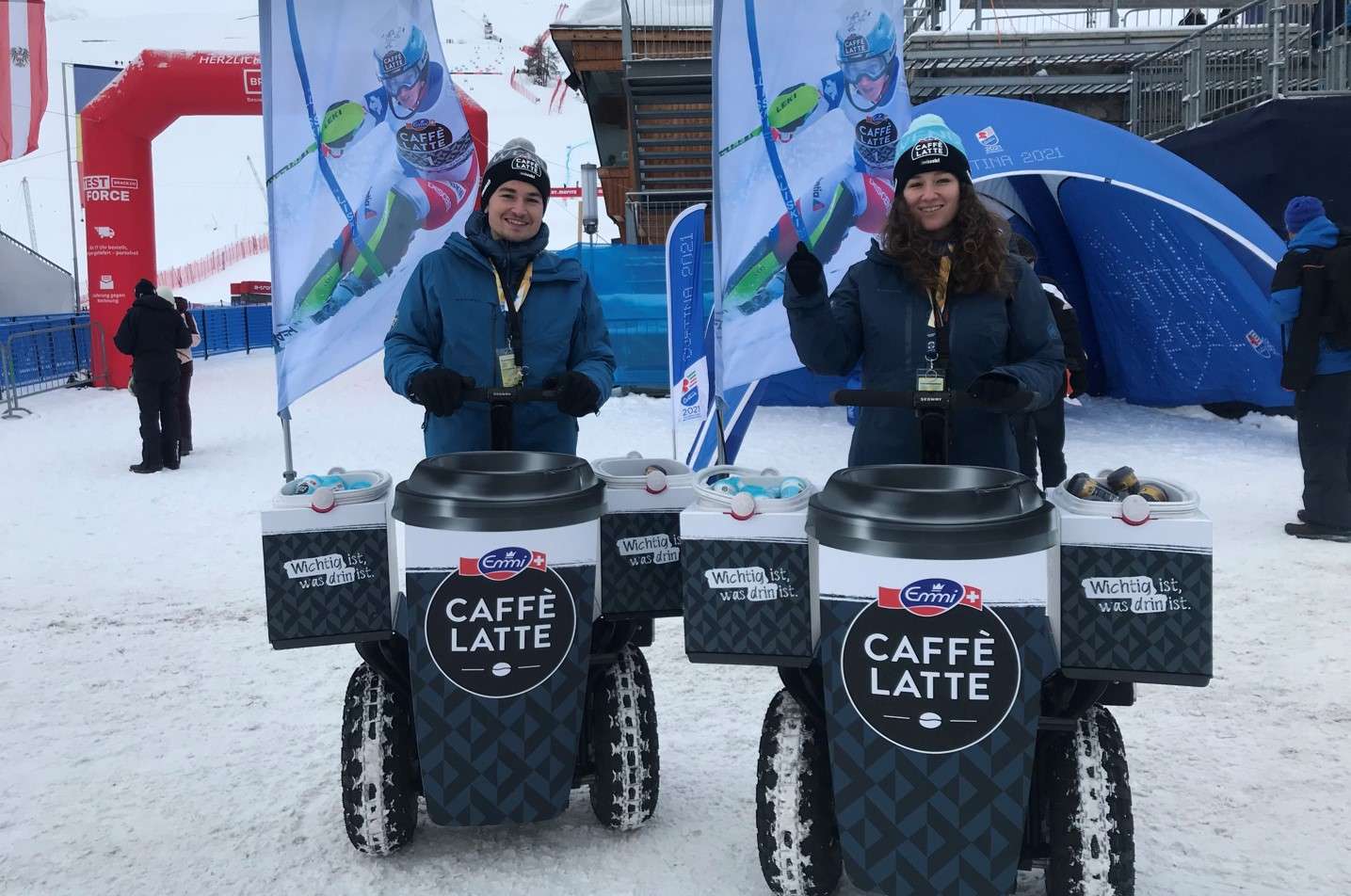 Emmi Ski Weltcup_Segway und Promotorinnen