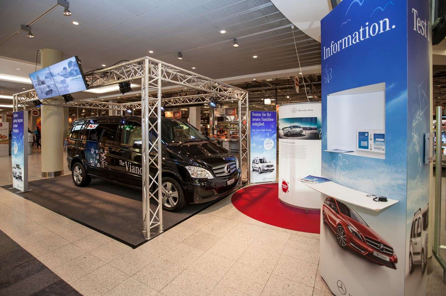 Mercedes Roadshow_Standaufbau