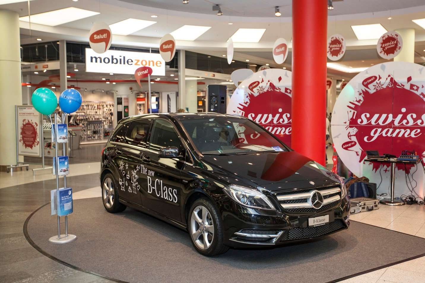 Mercedes Roadshow_Fahrzeug und Aufbau