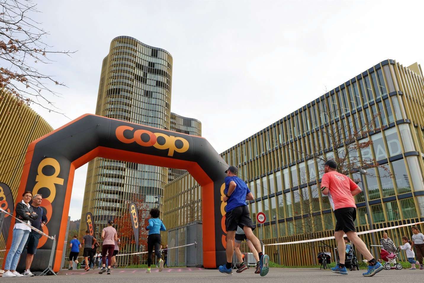 Swiss City Marathon_Coop Torbogen