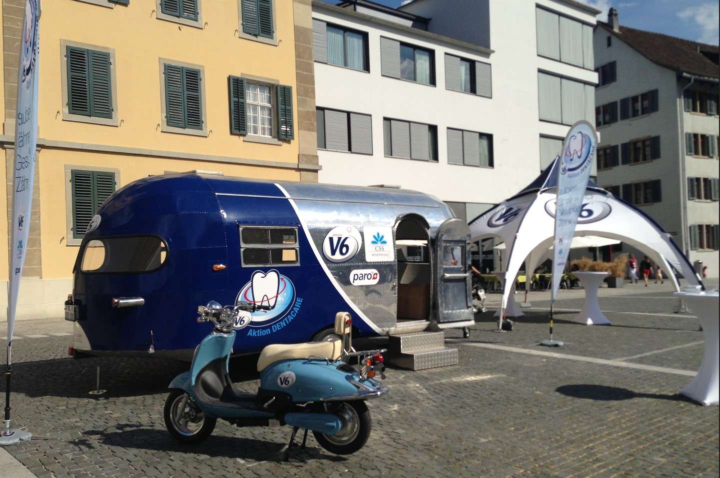 V6 Roadshow Airstream und Zelte